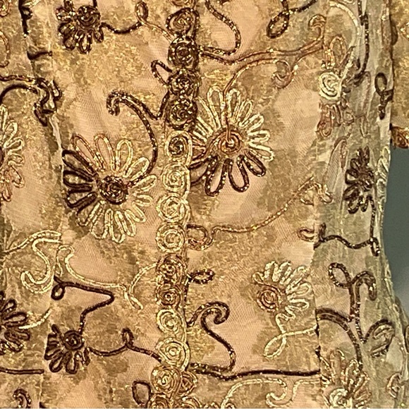 Watters and Watters Mother of the Bride Metallic Floral Embroidered Jacket - Picture 9 of 16